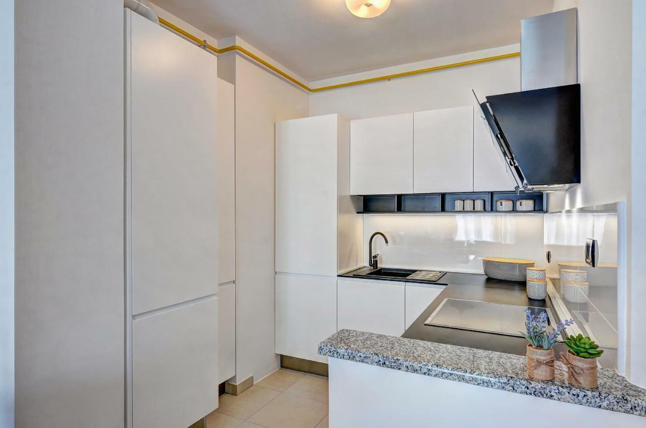 Pr Apartment Fazana Exterior photo